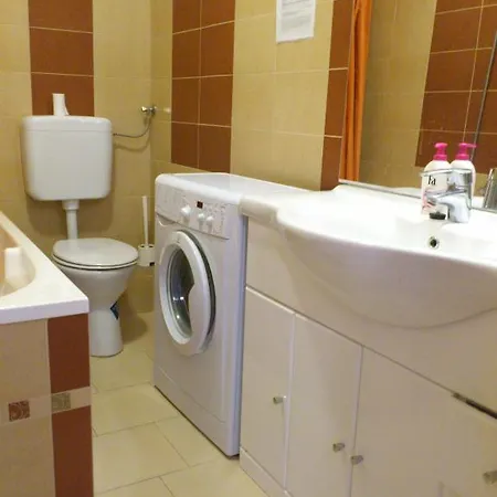 Rona Apartman Apartman *