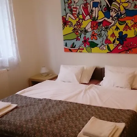 Rona Apartman